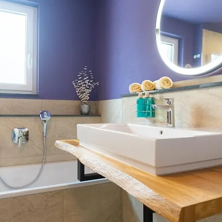 Leni Am Tuniberg, Weinregion דירה *